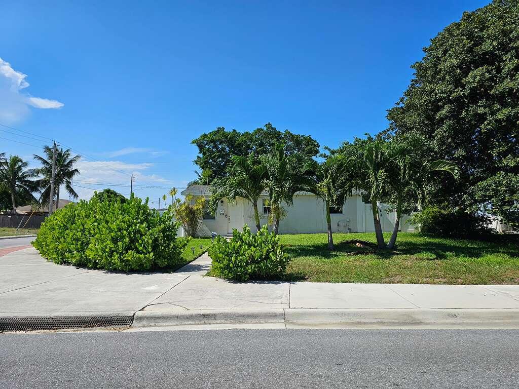 315 W 10th Boulevard