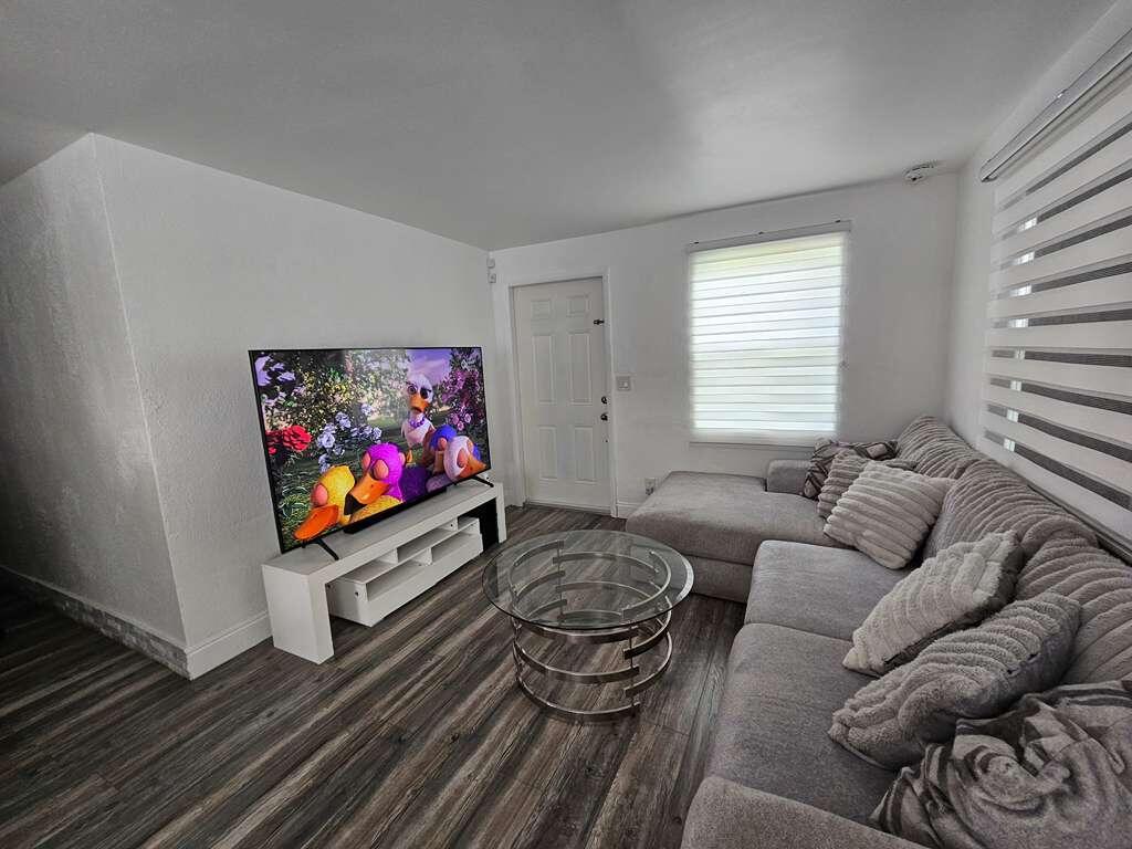 315 W 10th Boulevard