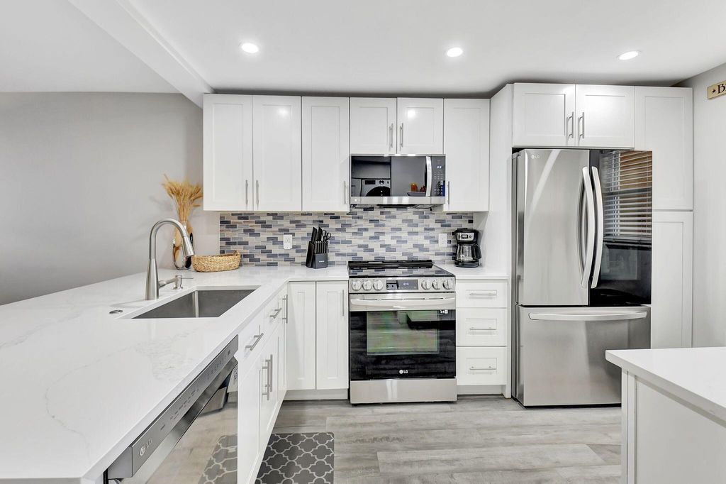 Photo of 2805 SW 22nd Avenue #2050, Delray Beach, FL 33445 (MLS # R11133693)