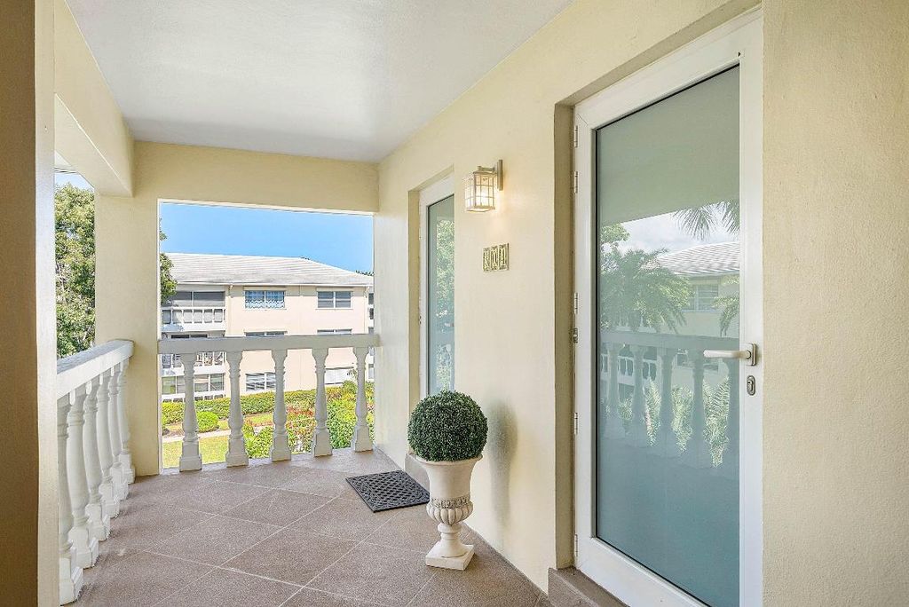 Photo of 80 Venetian Drive #304s, Delray Beach, FL 33483 (MLS # R11142478)