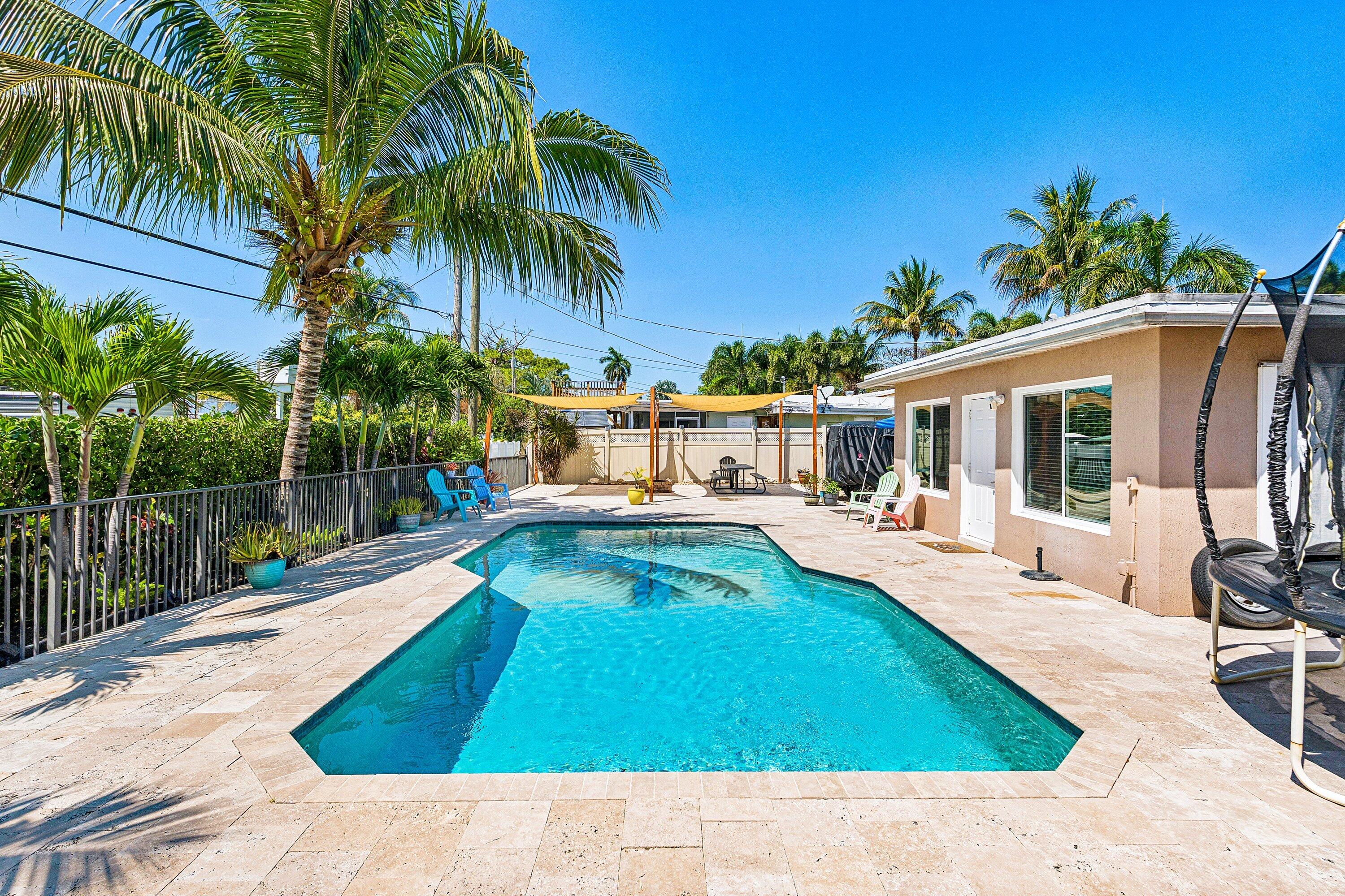 LAKE OSBORNE ESTATES 4 - Residential