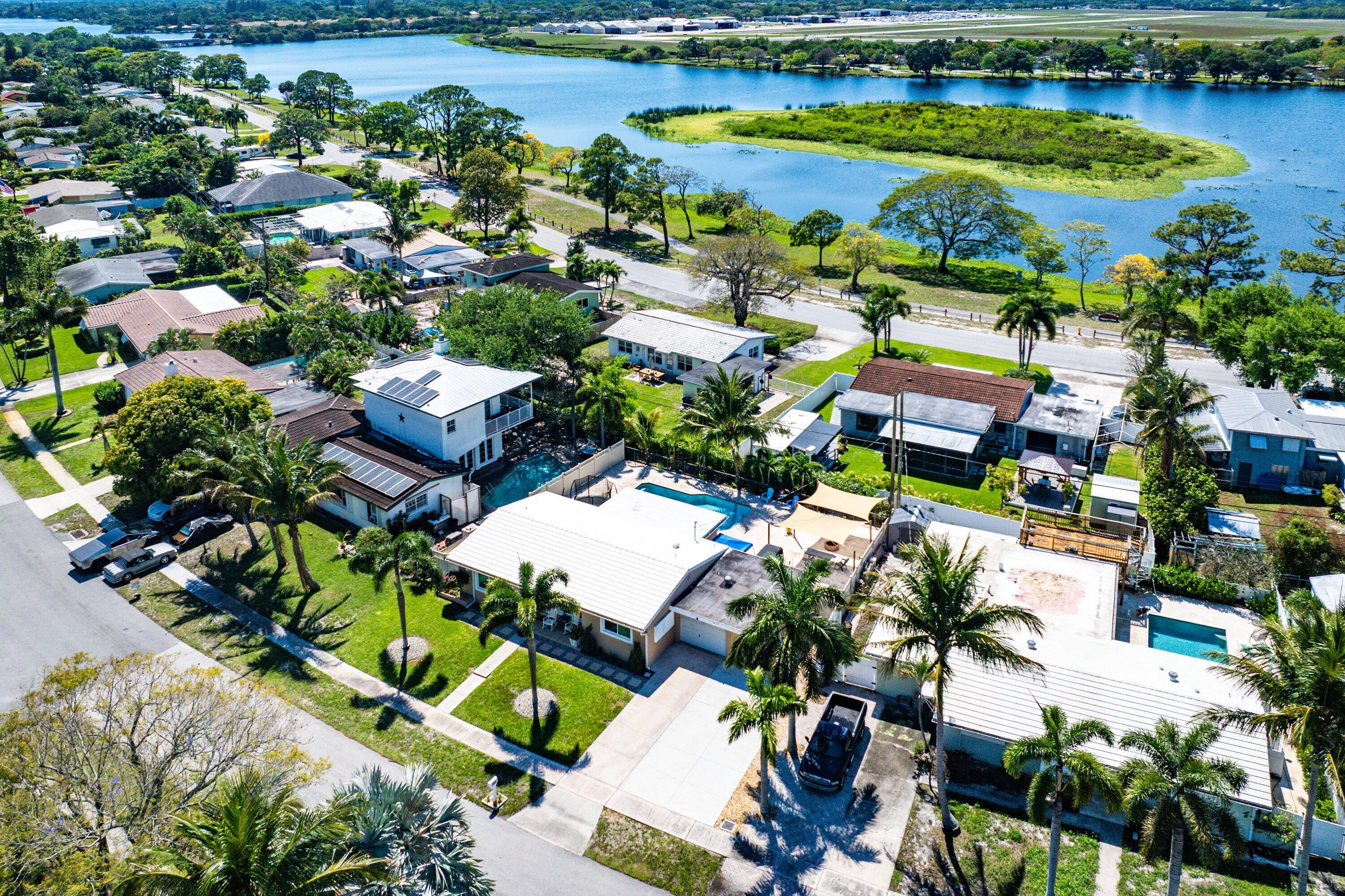 LAKE OSBORNE ESTATES 4 - Residential