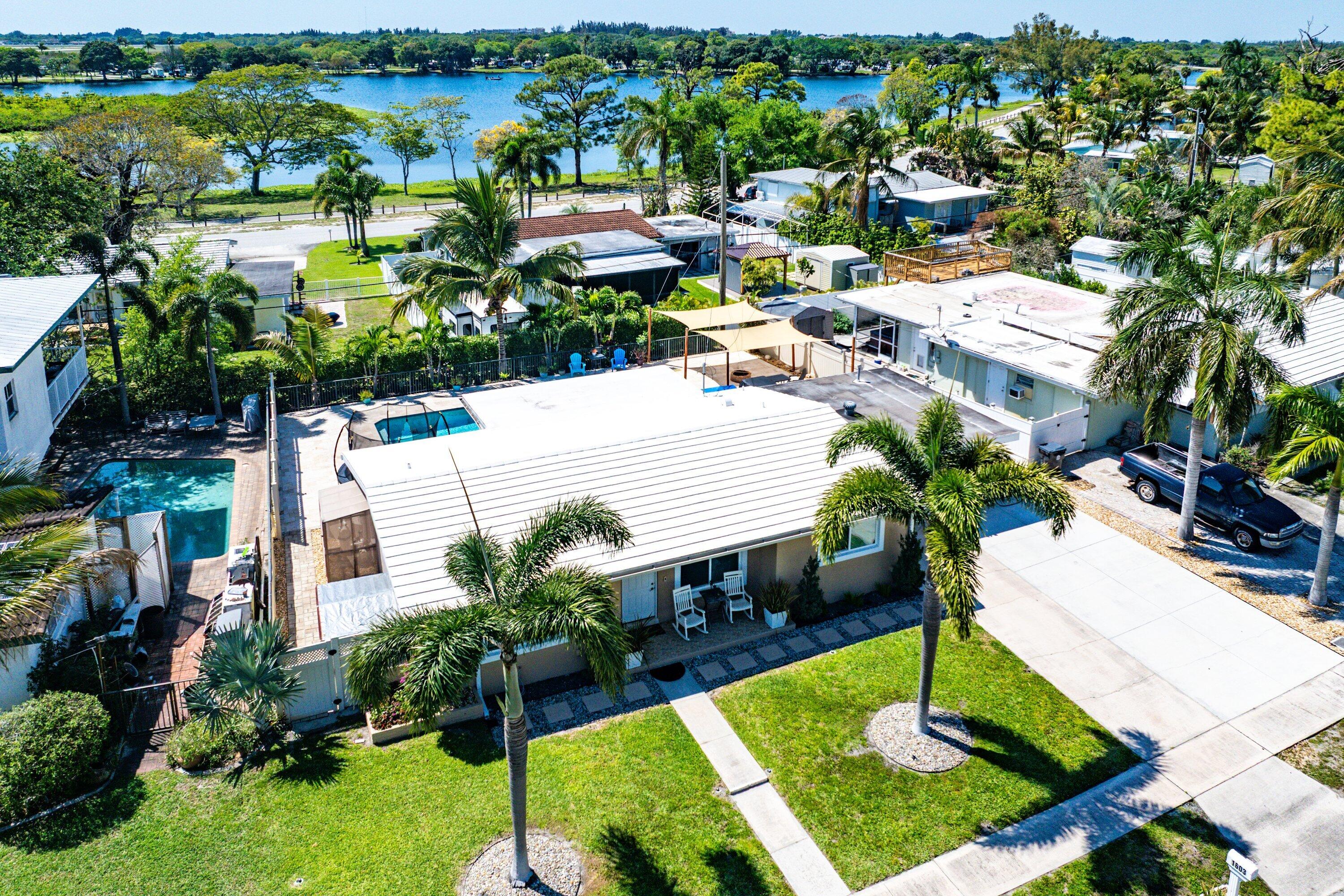 LAKE OSBORNE ESTATES 4 - Residential