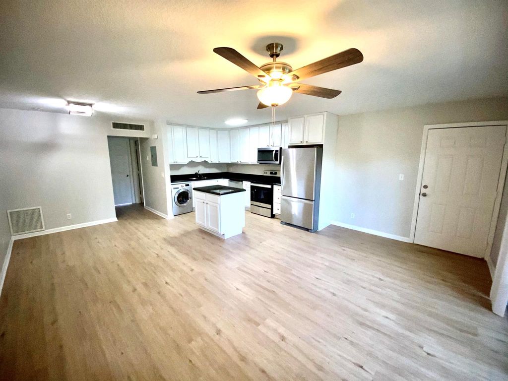 Photo of 102 N Lakeside Drive #7, Lake Worth Beach, FL 33460 (MLS # R11094613)