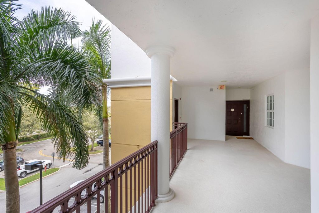 Photo of 22701 Camino Del Mar #41, Boca Raton, FL 33433 (MLS # R11054263)