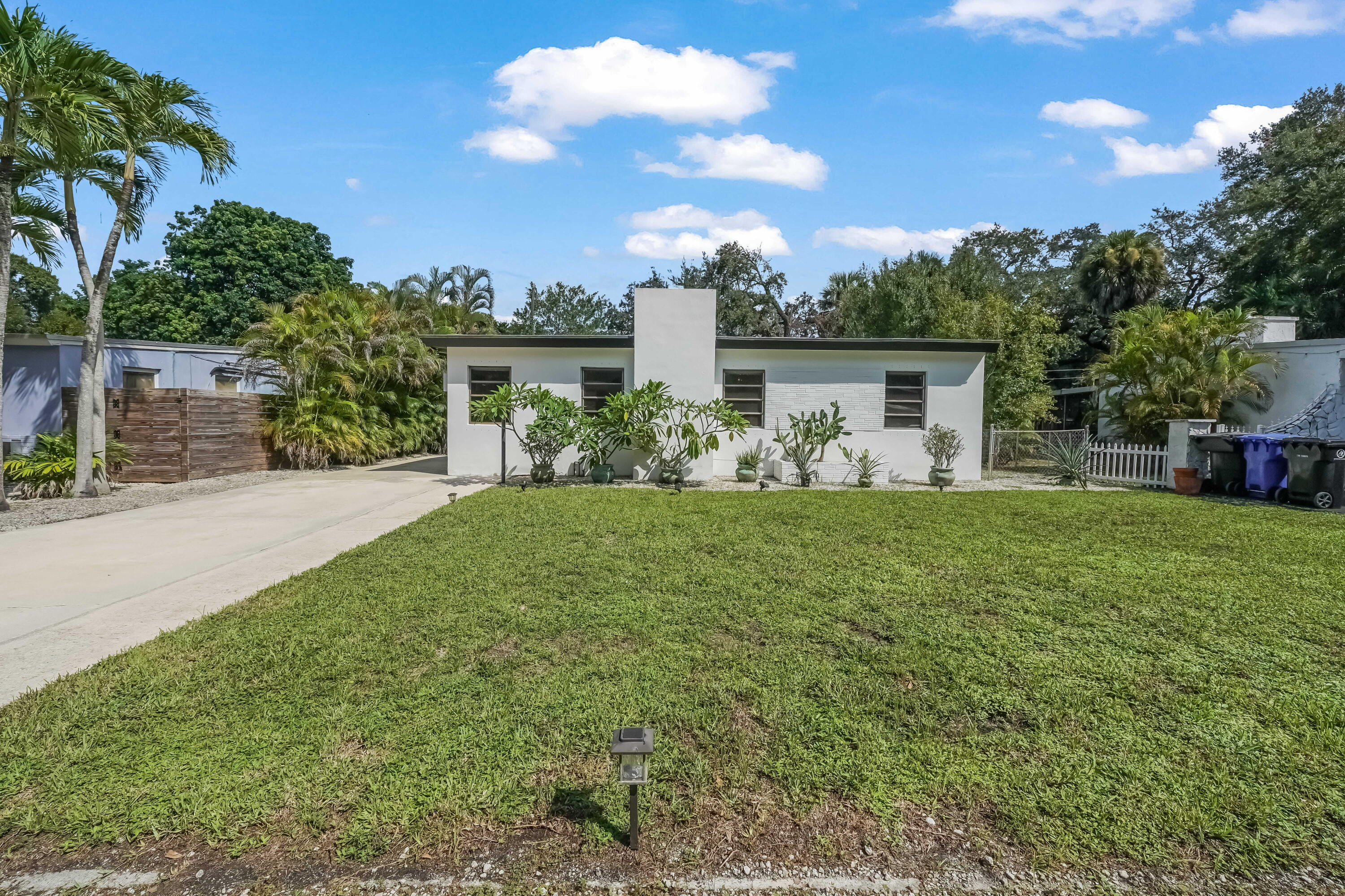 1717 SW 14TH Street