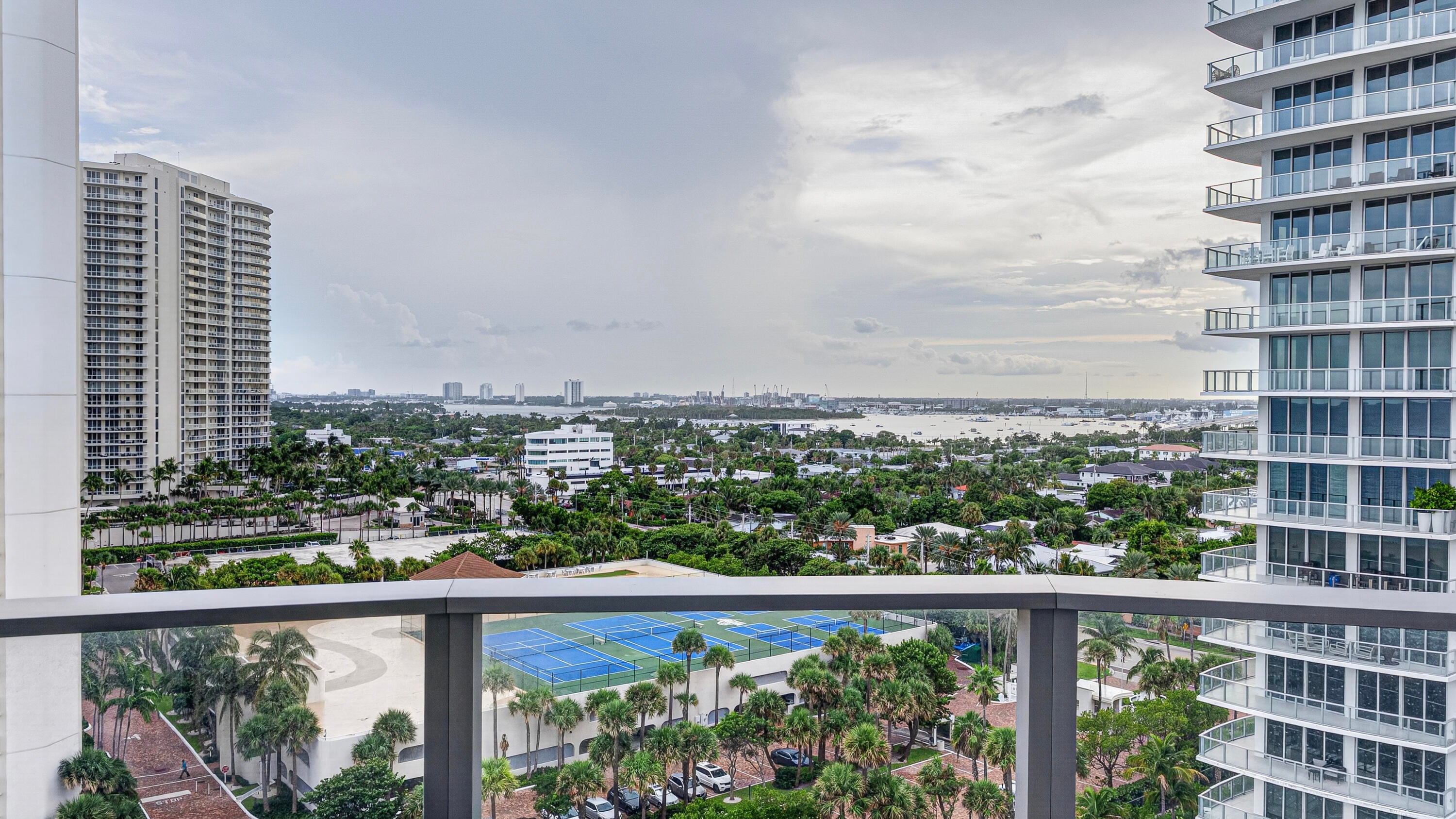 3100 N Ocean Drive H1107