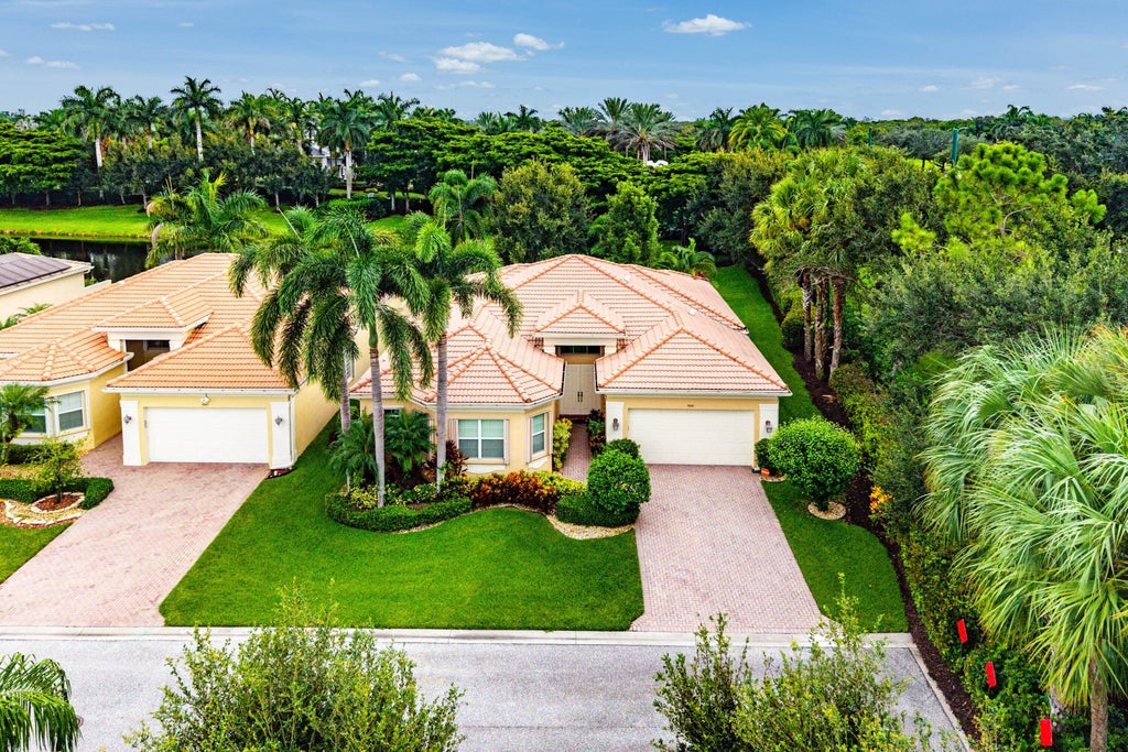 Photo of 9041 GRAYSON Court, Boynton Beach, FL 33473 (MLS # B26061421)