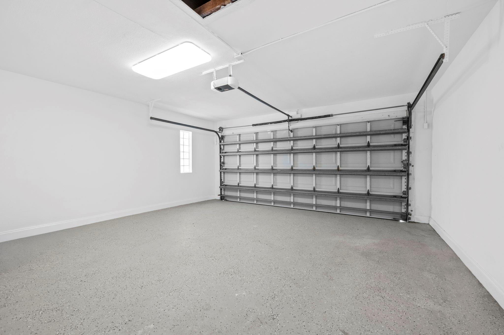 IMPERIAL POINT 1 SEC - Residential