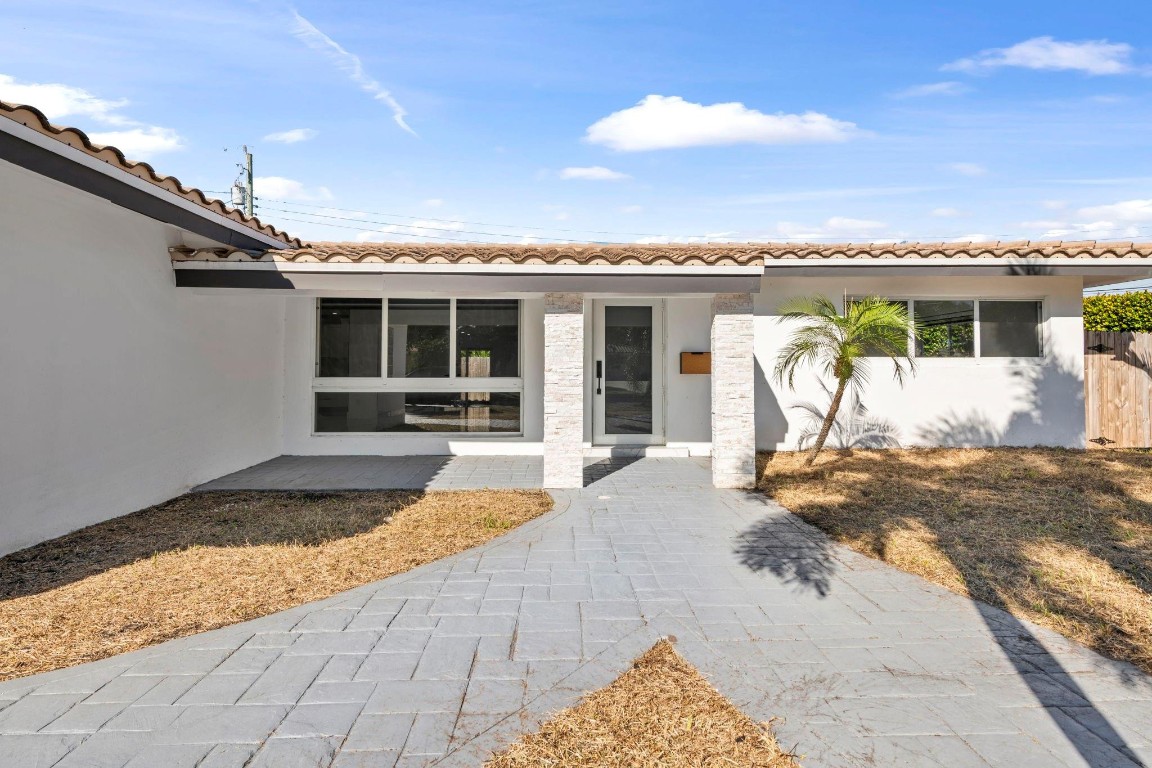 IMPERIAL POINT 1 SEC - Residential