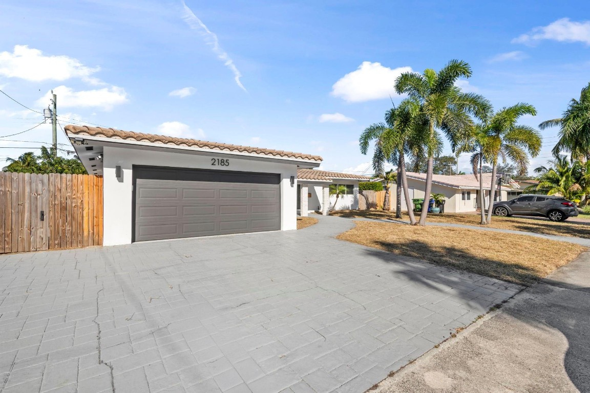 IMPERIAL POINT 1 SEC - Residential