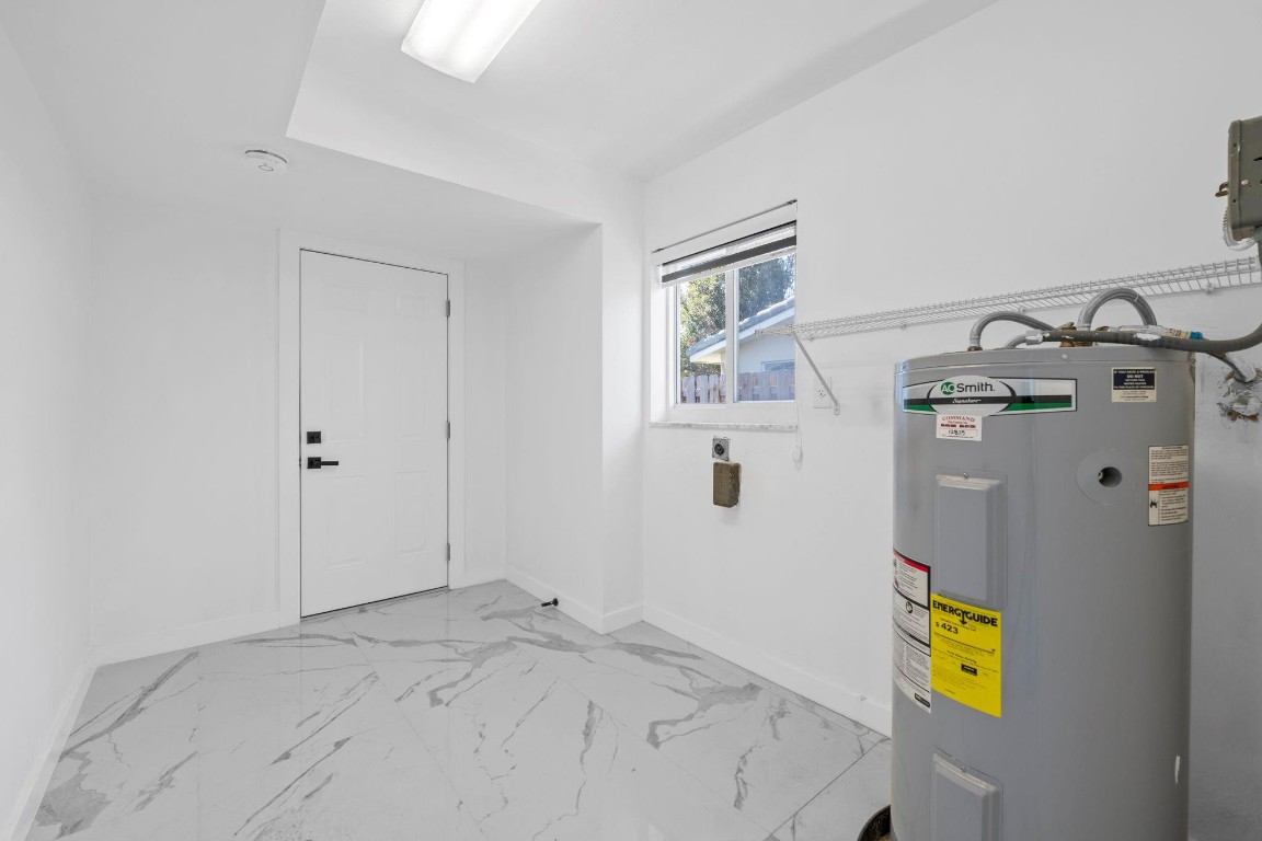 IMPERIAL POINT 1 SEC - Residential