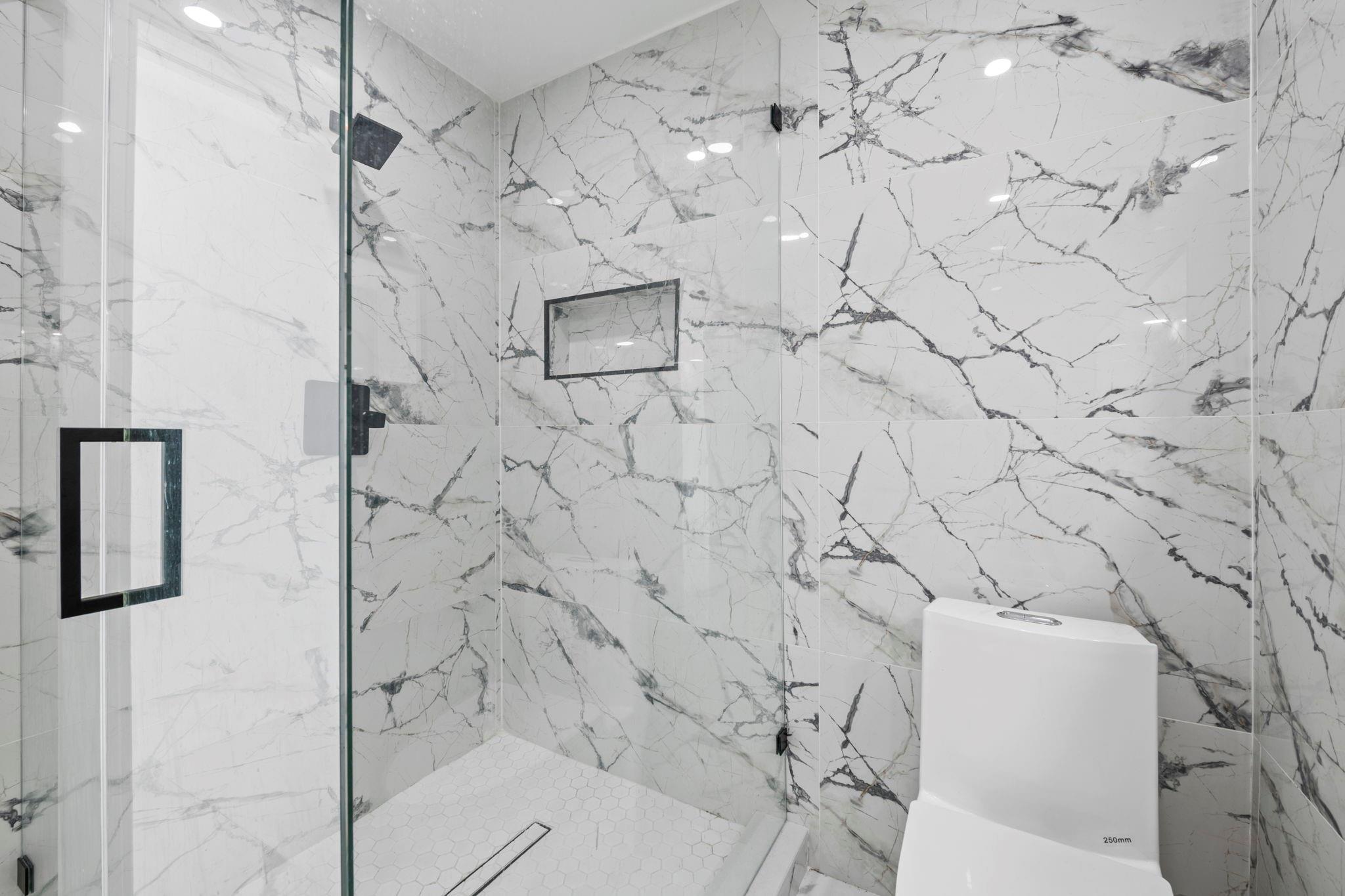 IMPERIAL POINT 1 SEC - Residential