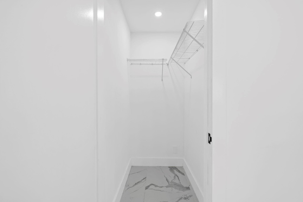 IMPERIAL POINT 1 SEC - Residential