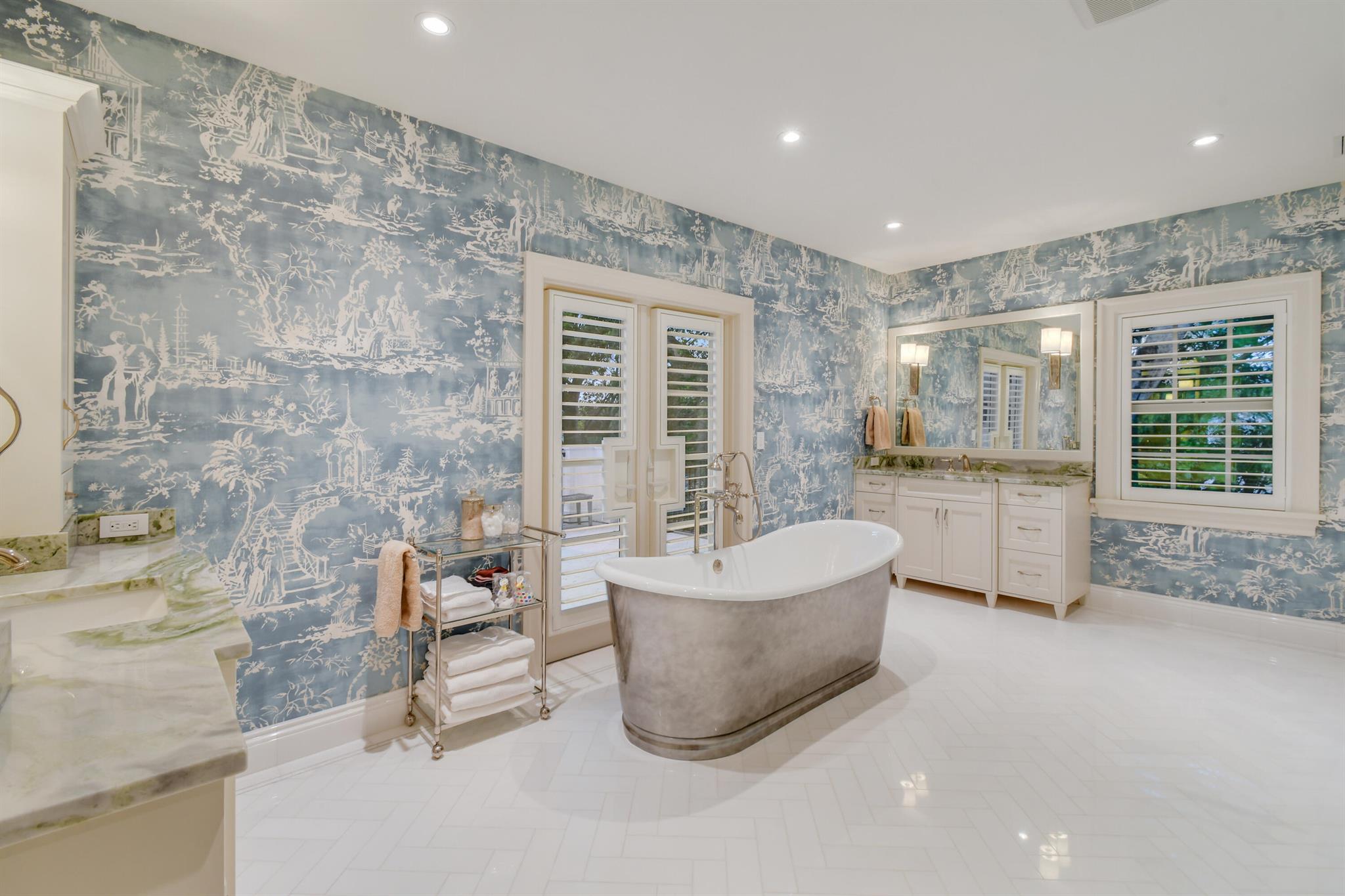 RUSSLYN EXTENSION - Residential