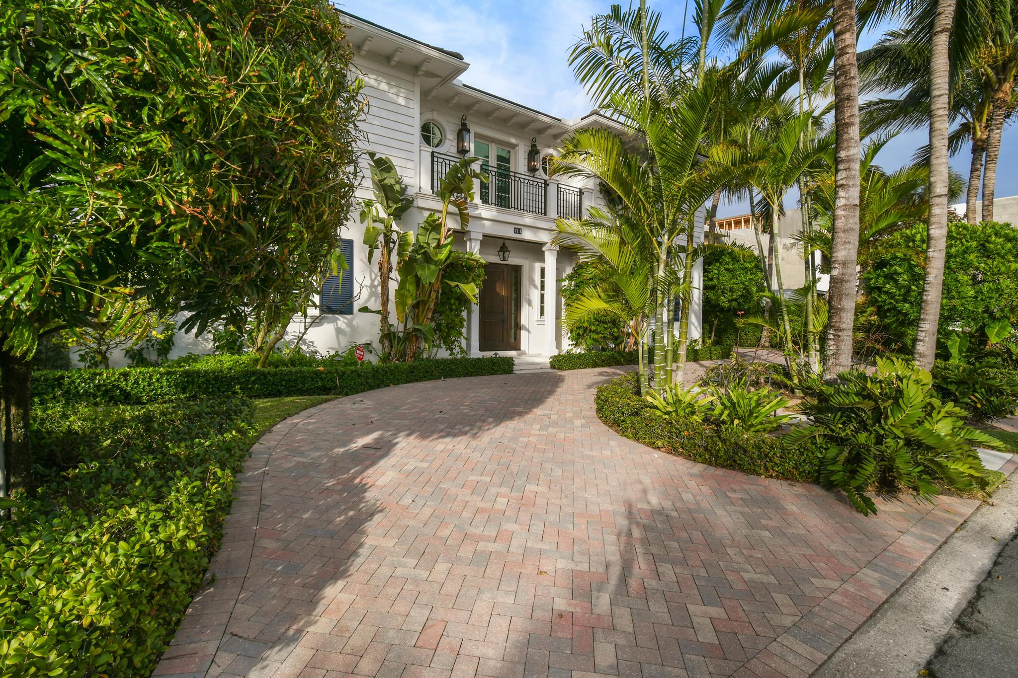 RUSSLYN EXTENSION - Residential