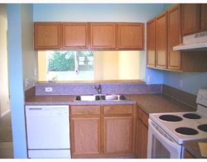 JONATHANS COVE/PALMBROOKE TWNHMS - Residential Lease