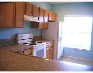 JONATHANS COVE/PALMBROOKE TWNHMS - Residential Lease