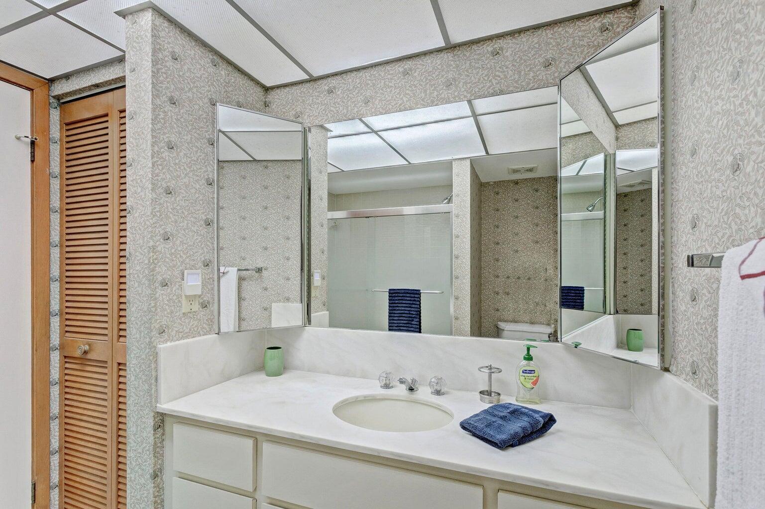 GOLF VILLAS CONDO - Residential