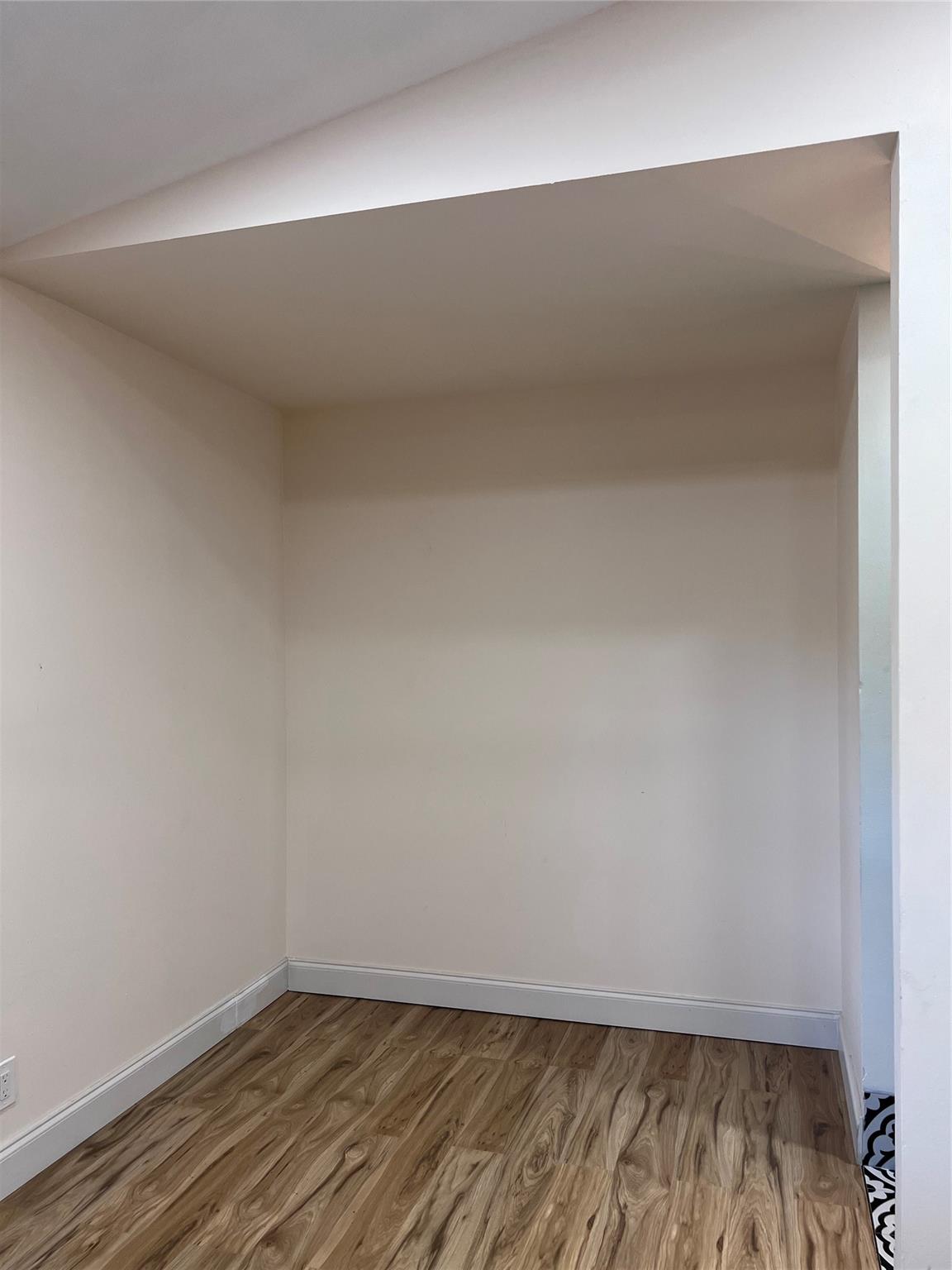 Golden Raintree Iv-B Cond - Residential Lease