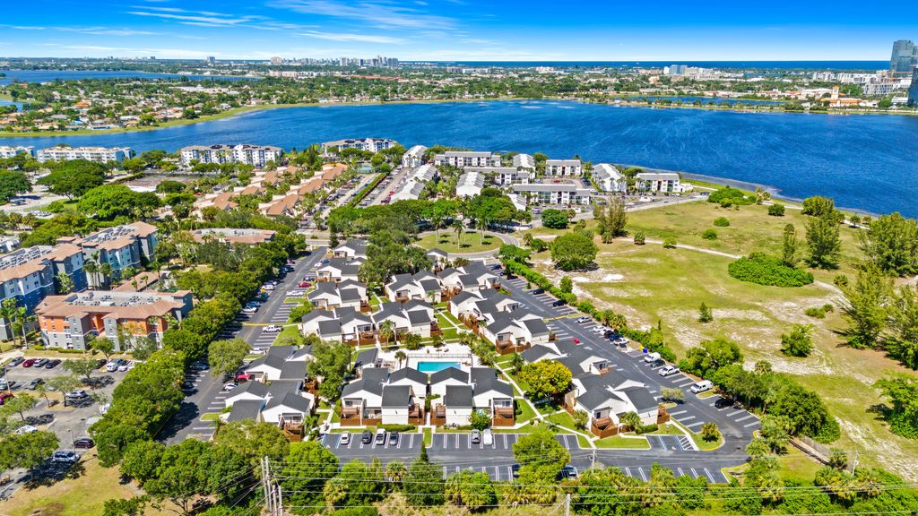 Photo of 637 Executive Center Drive, West Palm Beach, FL 33401 (MLS # B26005517)