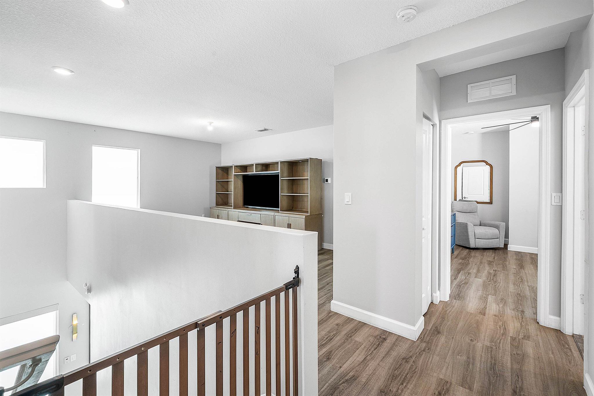 BANYAN COURT - Residential