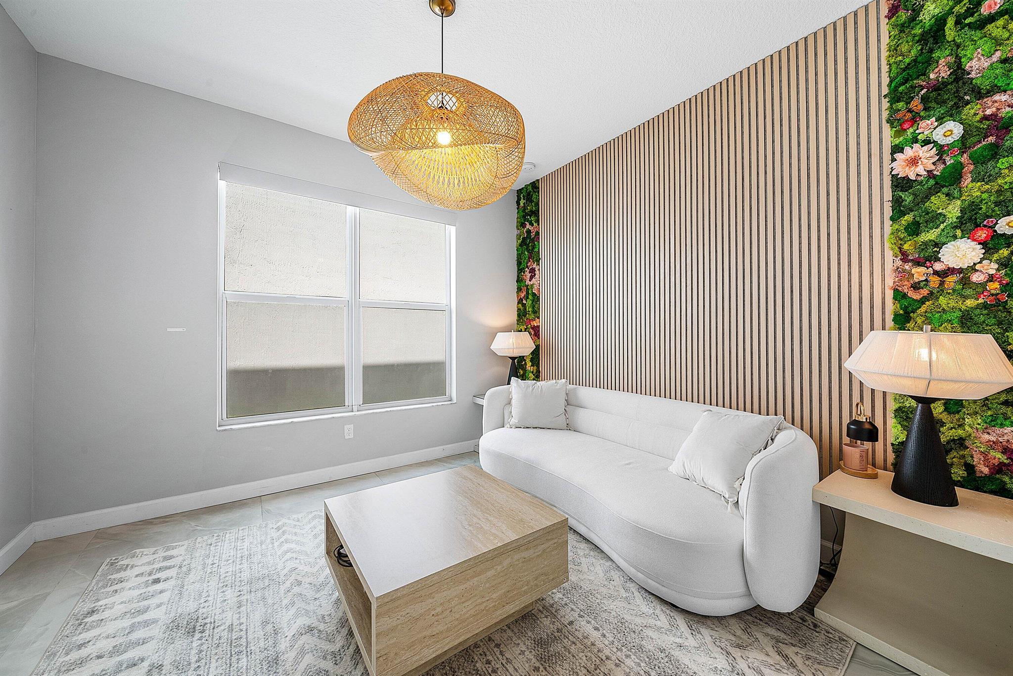 BANYAN COURT - Residential