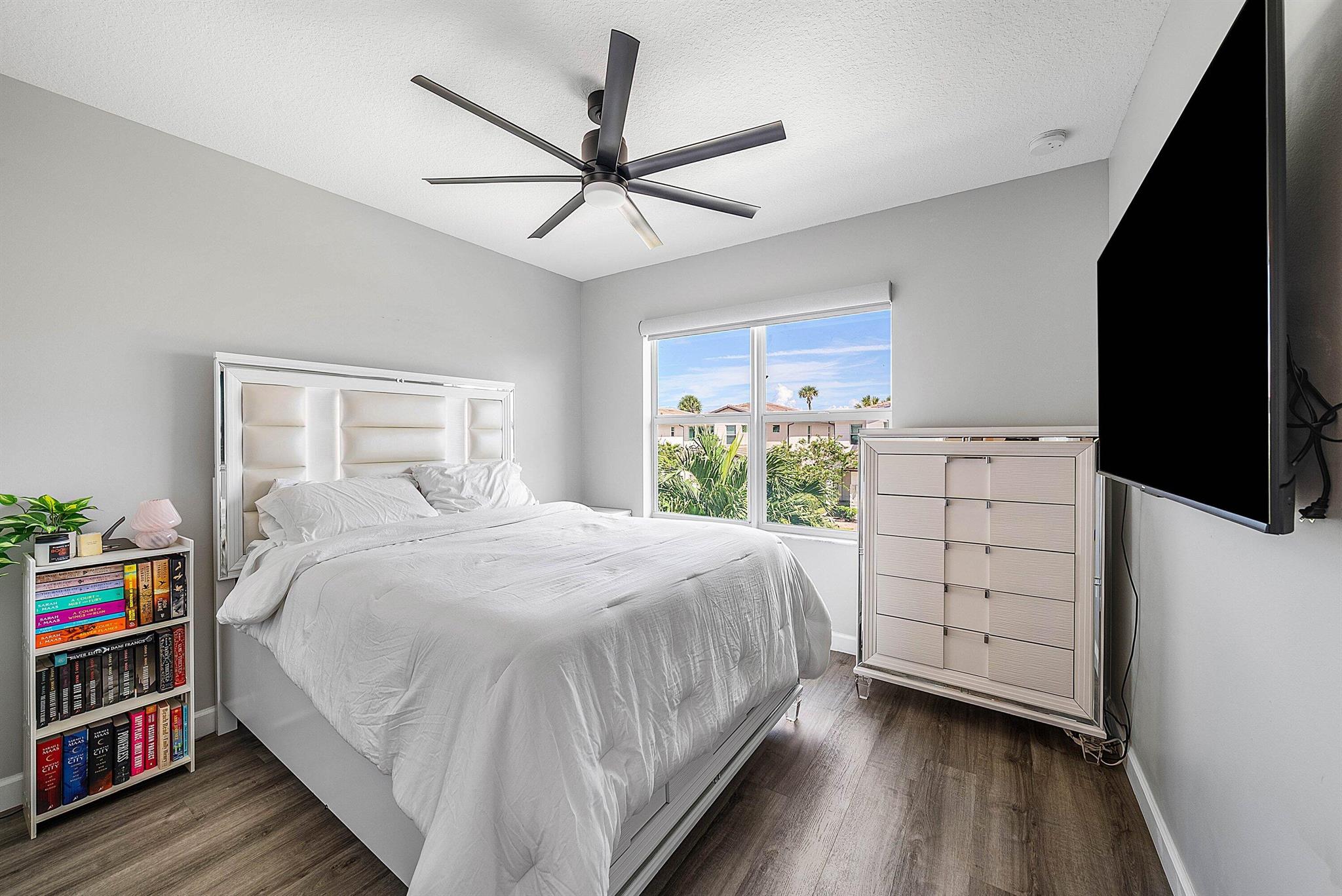 BANYAN COURT - Residential