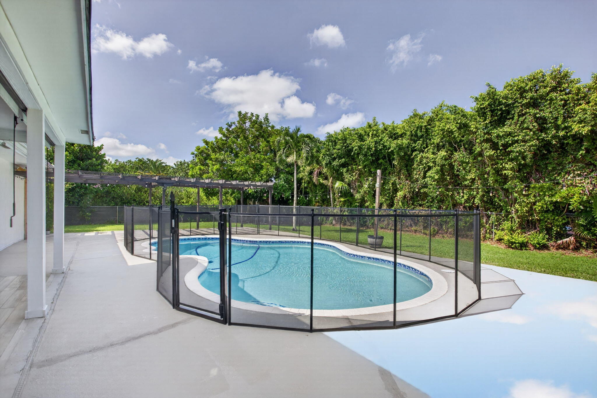 2400 NW 105TH Terrace