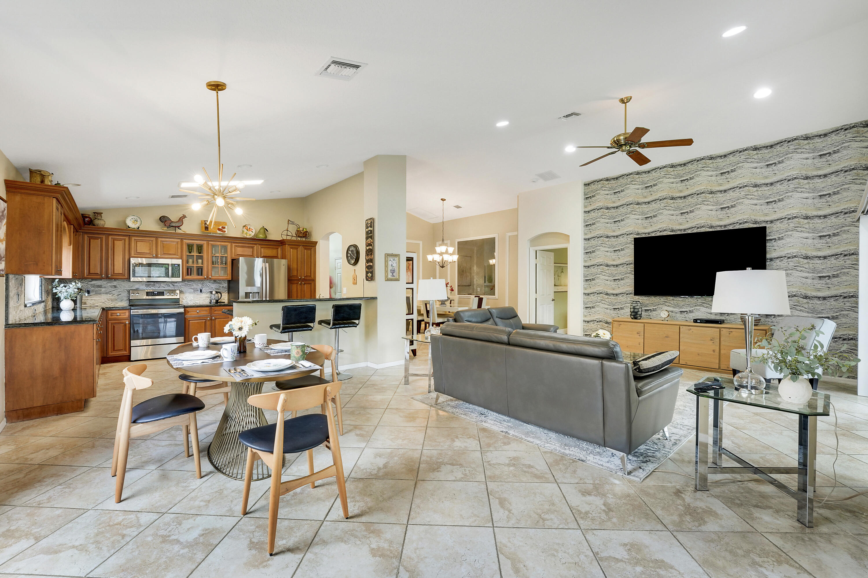 BELLAGGIO, TOWNE PARK - Residential