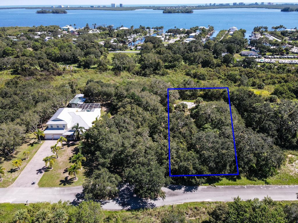 Photo of 4116 Mariner Oaks Way, Fort Pierce, FL 34946 (MLS # B26009436)