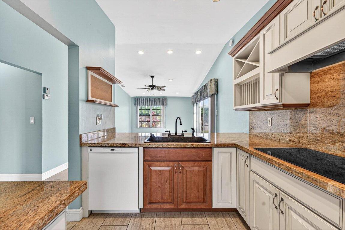 15640 Bottlebrush Circle