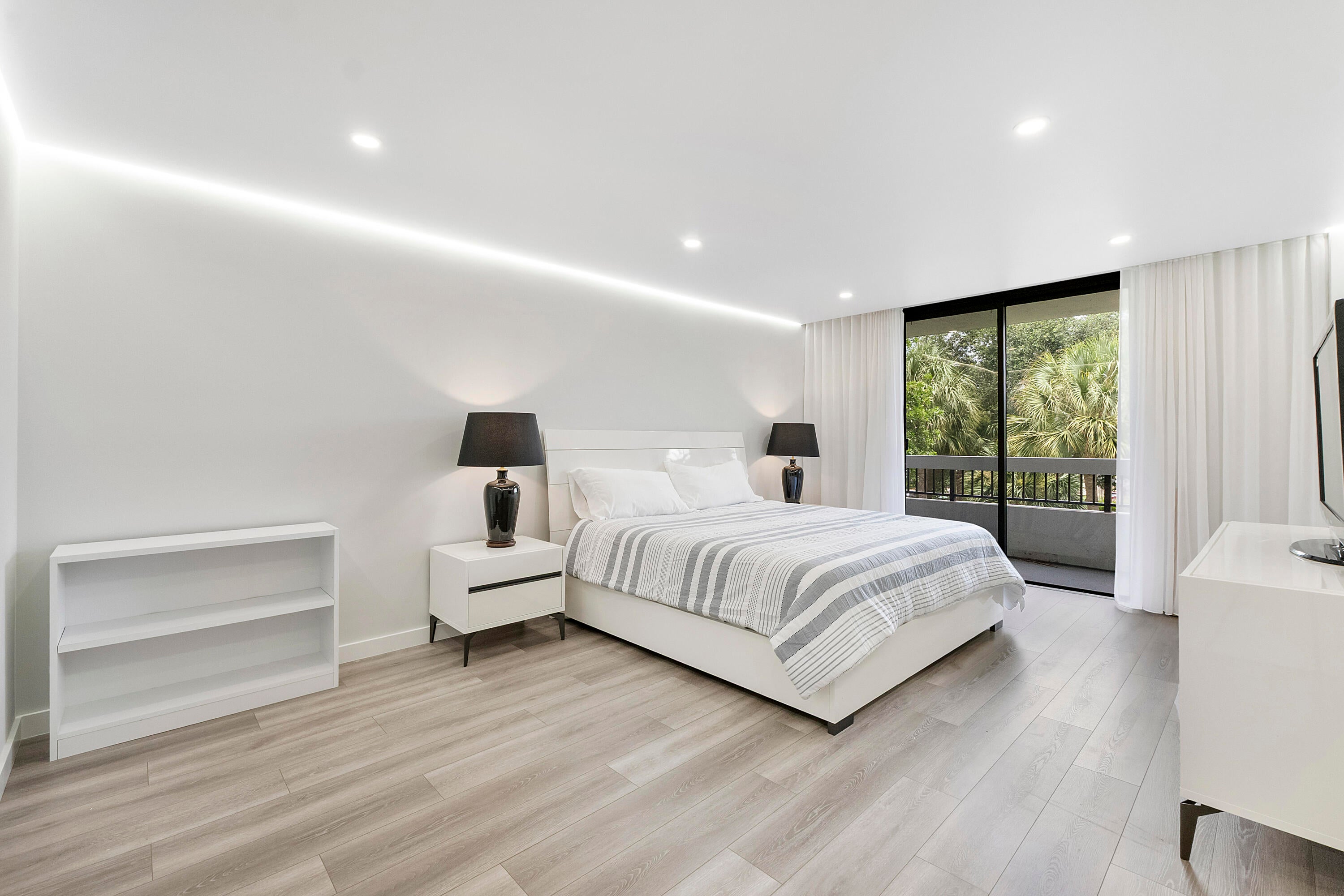 23200 Camino Del Mar 302
