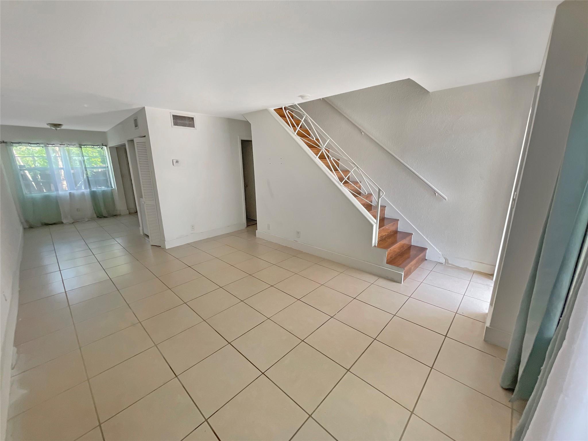The Twnhs Of Plantation - Residential Lease
