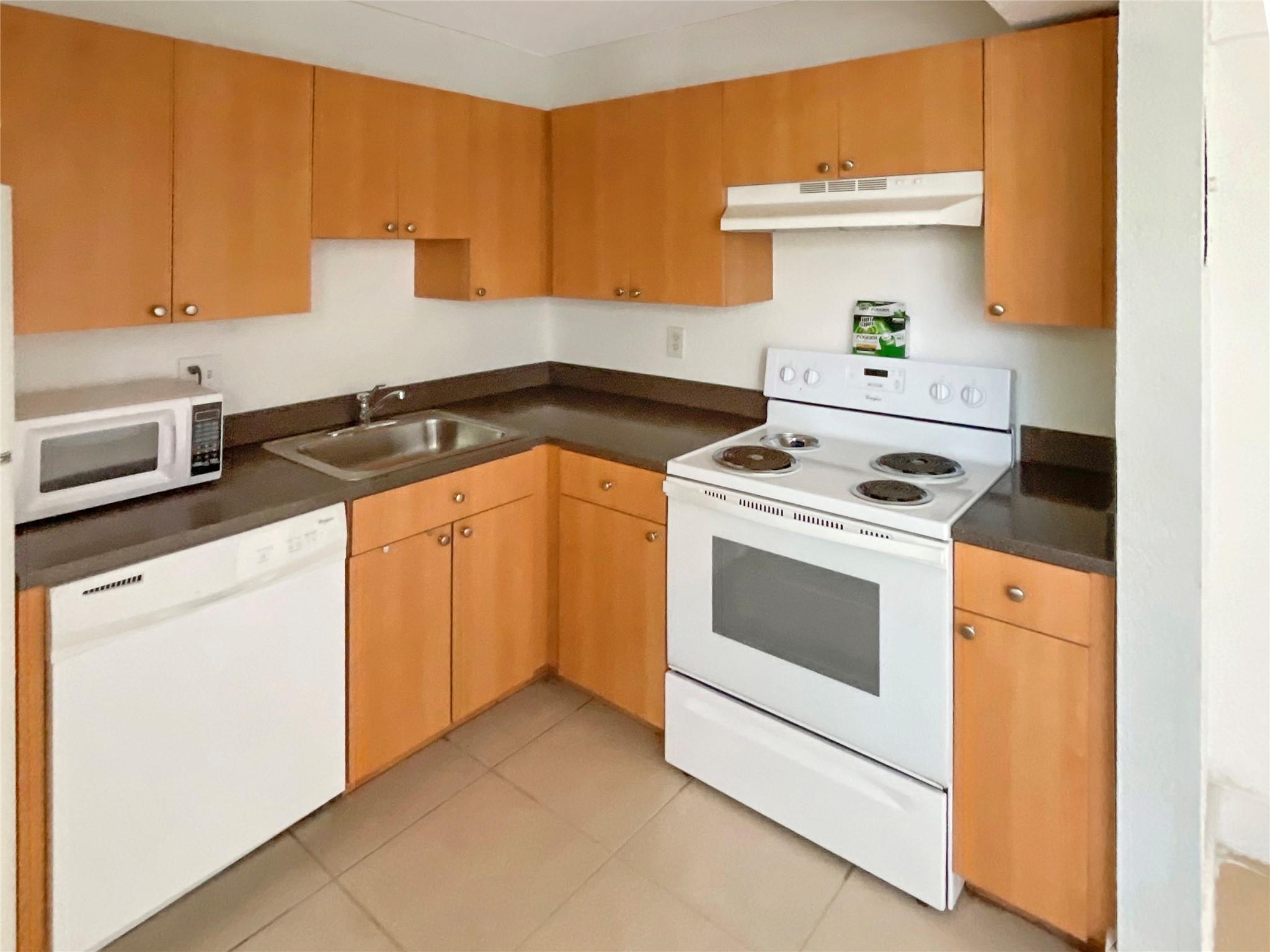 The Twnhs Of Plantation - Residential Lease