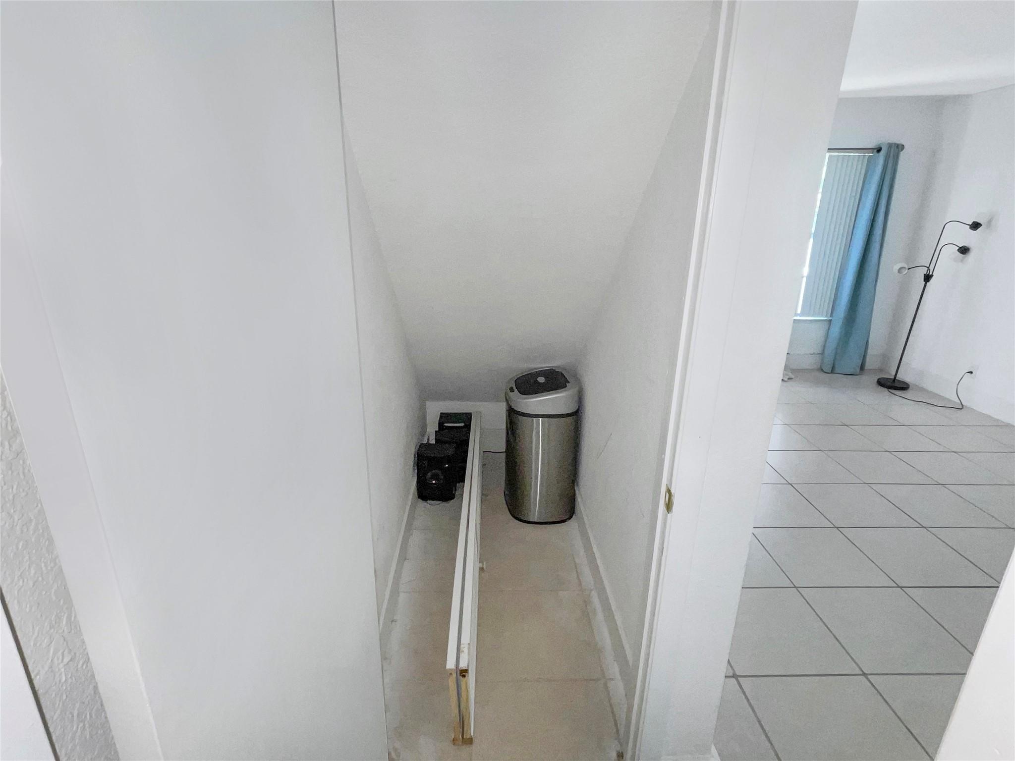 The Twnhs Of Plantation - Residential Lease