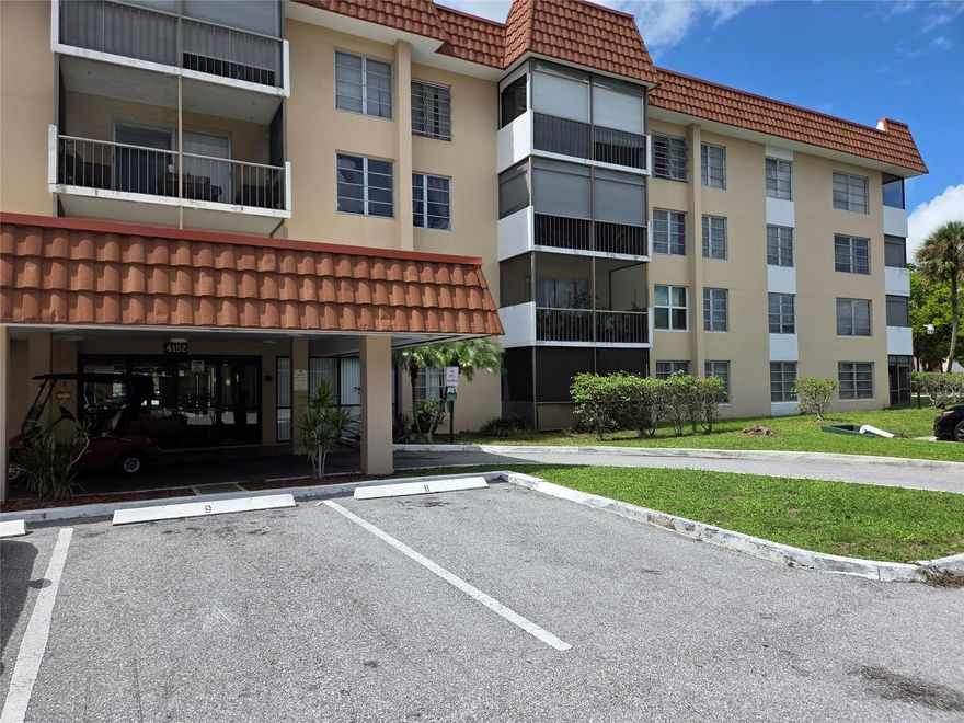 2/2 with Washer and dryer inside unit.  The Manors of Inverrary is centrally located within minutes of Sawgrass mall, Florida Turnpike, shops, dining and more.  Easy to show