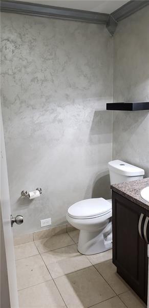 BANYAN LAKES - Residential Lease