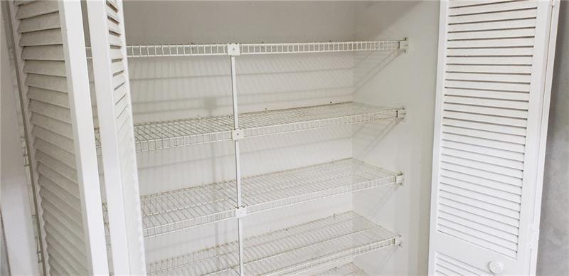 BANYAN LAKES - Residential Lease