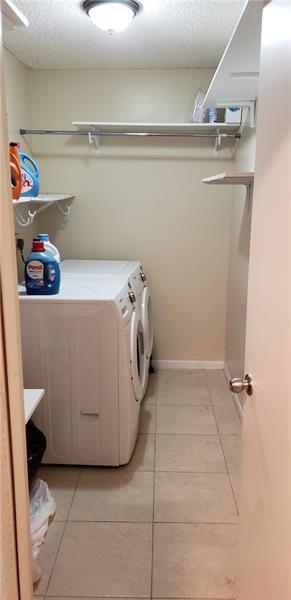 BANYAN LAKES - Residential Lease