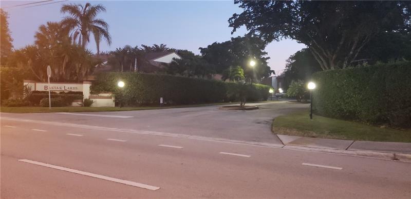 BANYAN LAKES - Residential Lease