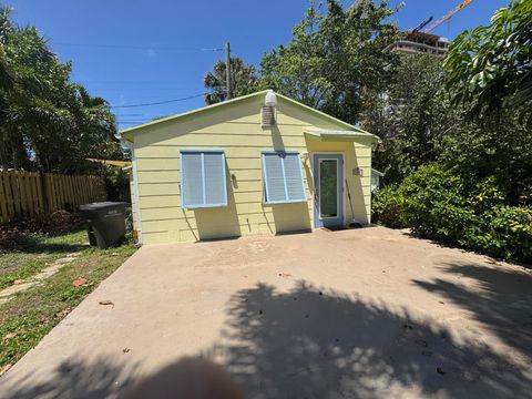 409 45th Street West Palm Beach FL 33407