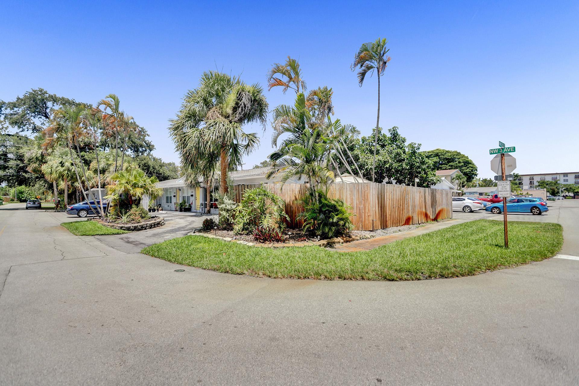 2500 NW 3RD Avenue 1-4