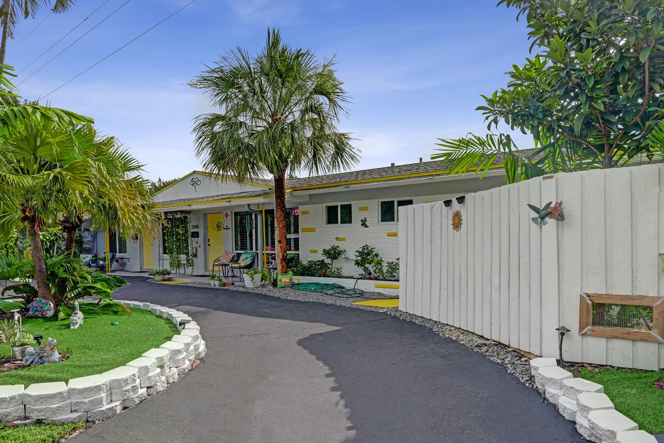 2500 NW 3RD Avenue 1-4