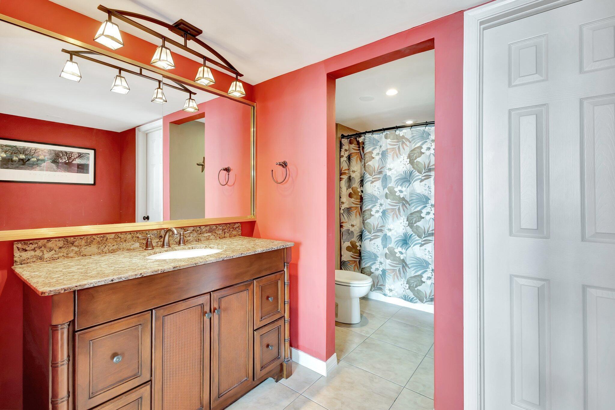 LAKE HARBOUR TOWERS - Residential