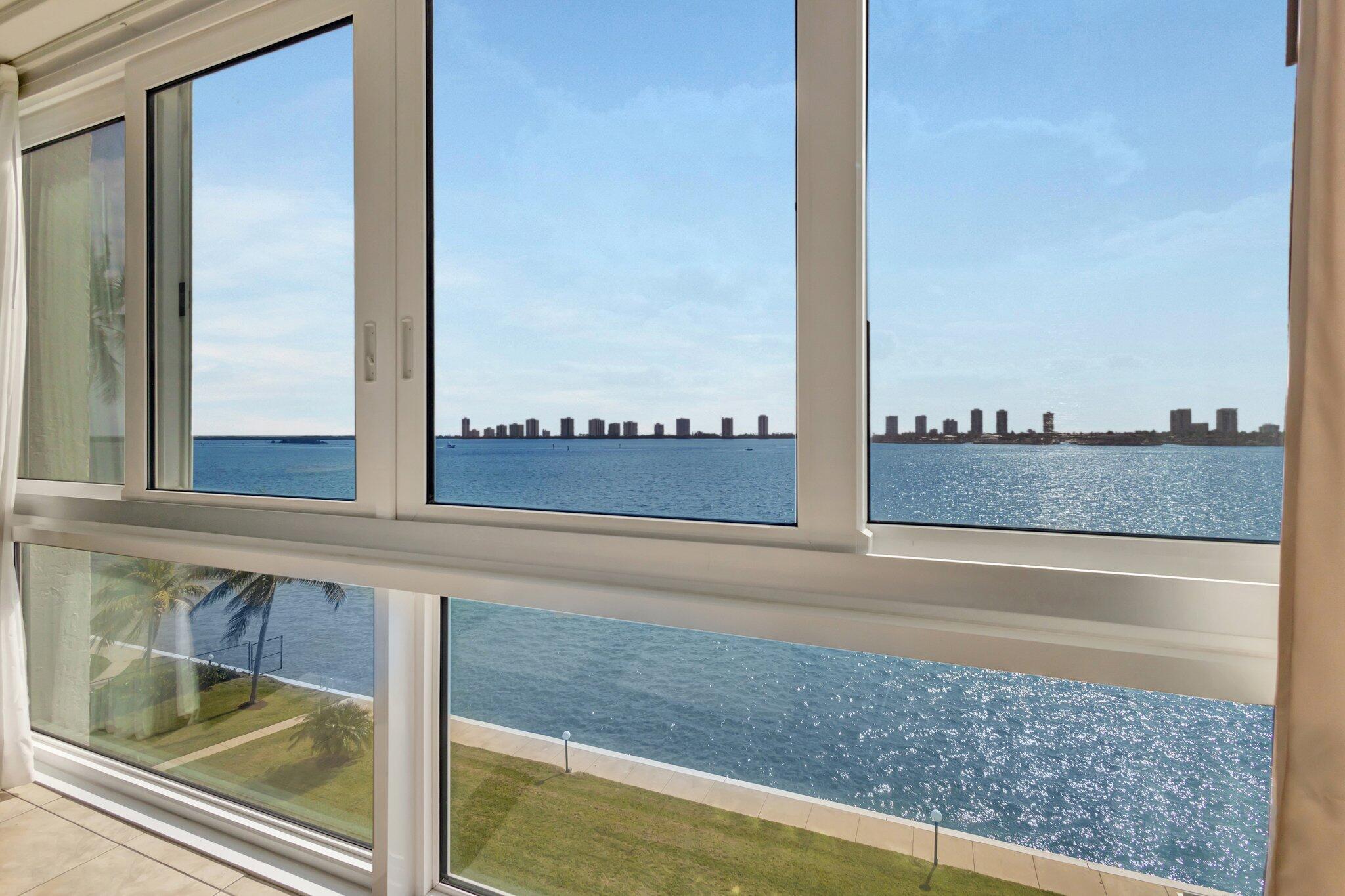 LAKE HARBOUR TOWERS - Residential