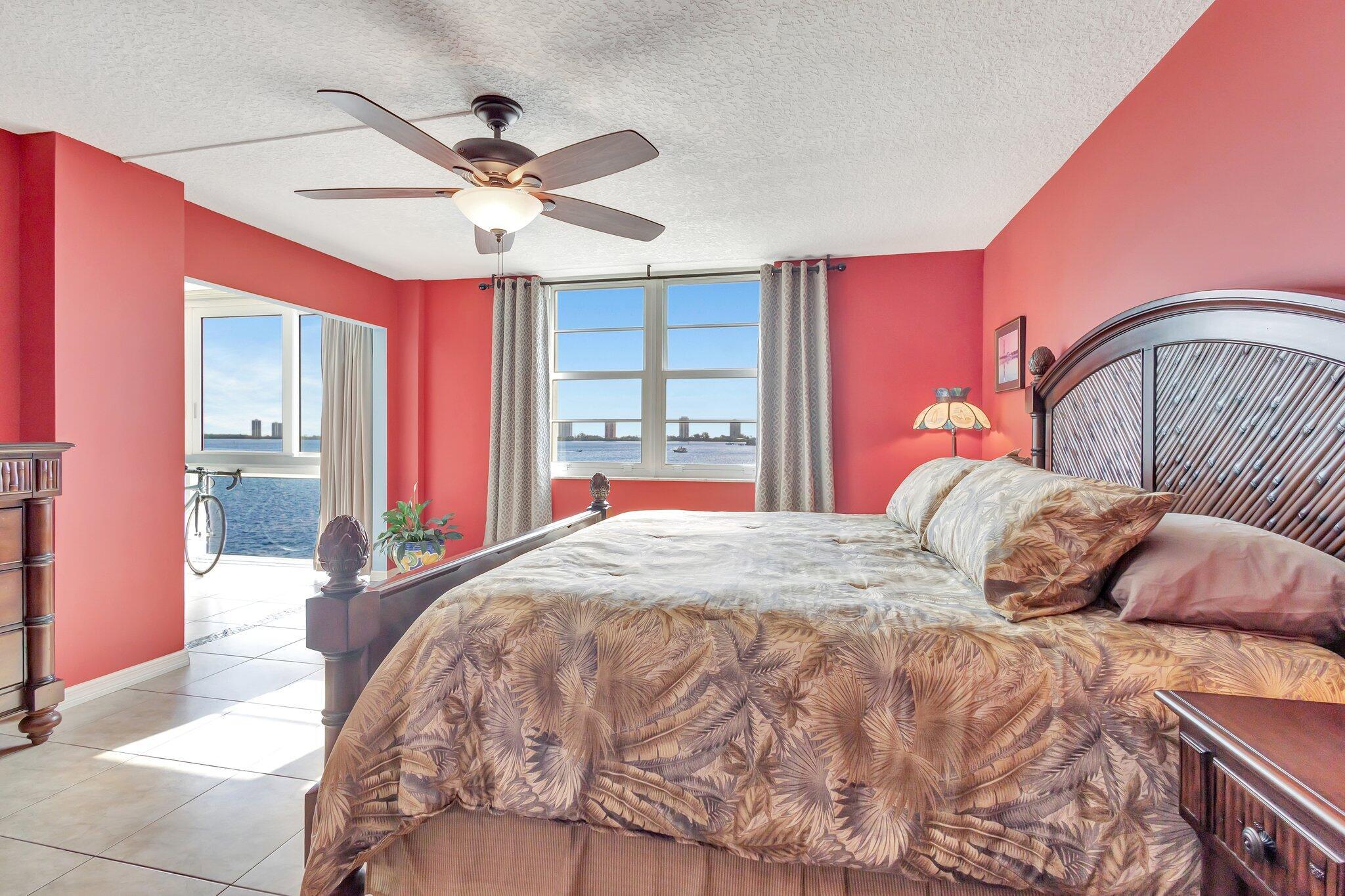 LAKE HARBOUR TOWERS - Residential