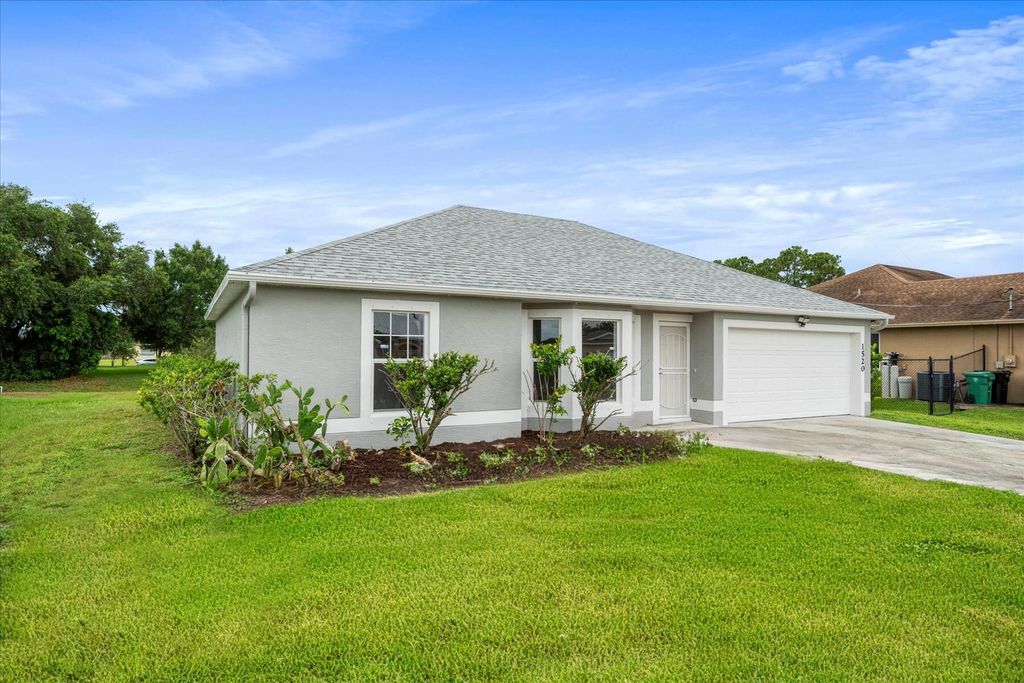 Photo of 1520 SW Hackensack Avenue, Port Saint Lucie, FL 34953 (MLS # R10995670)