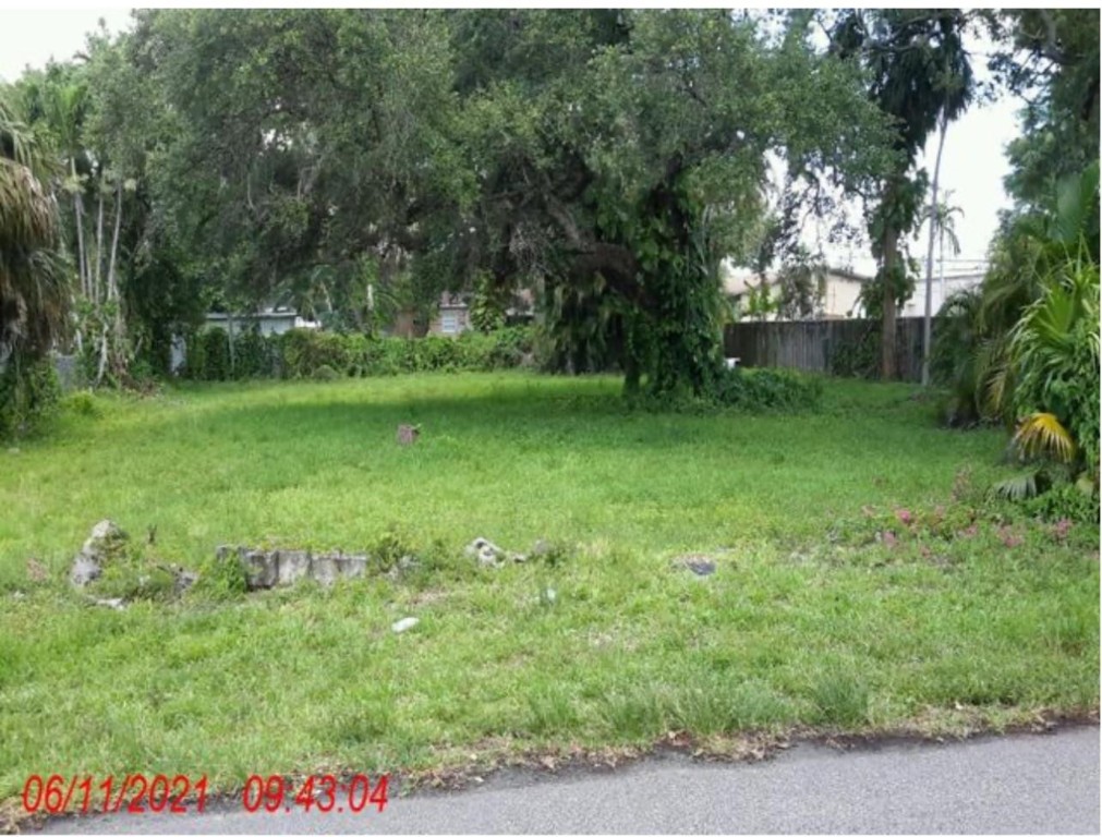 Seminole Park Sub 24-32 B - Land