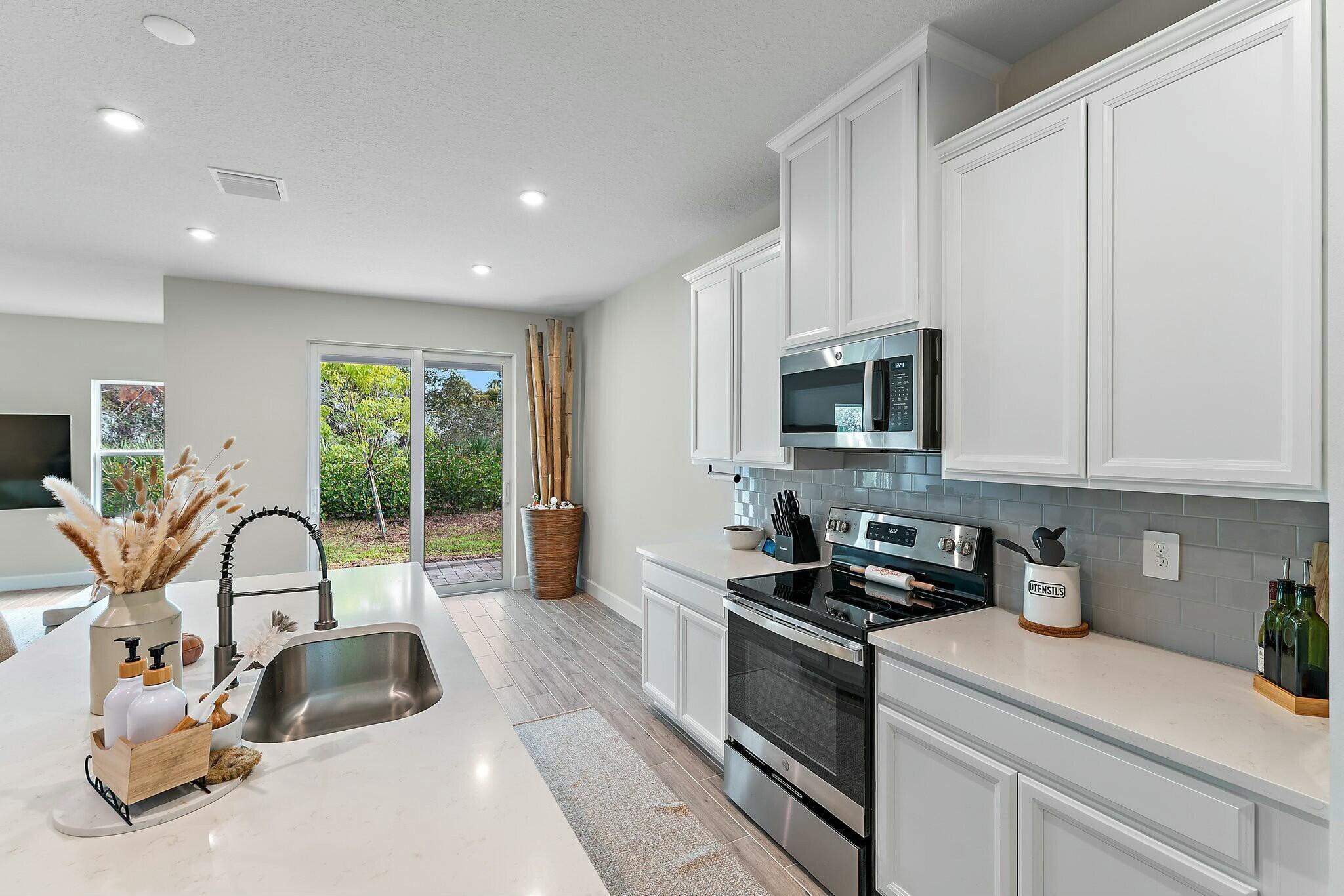 BANYAN BAY PUD PHASE 2C - Residential Lease